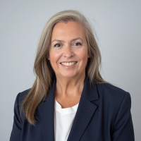Dr Suzi Skinner